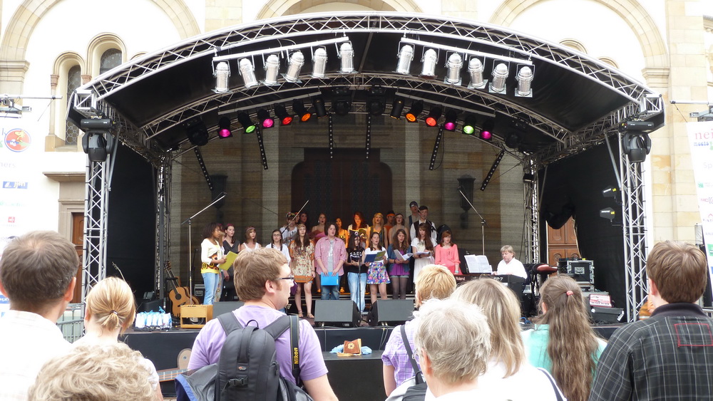 201105_NE/2011-05-20 17-17-31_NeiEttelbruck2011.JPG